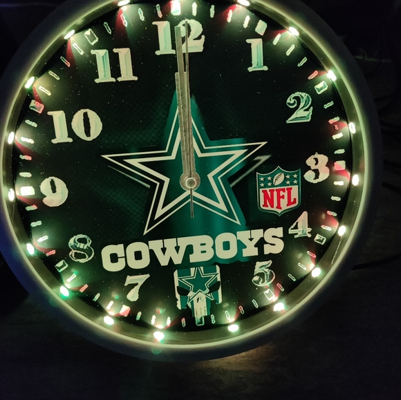 Dallas Cowboys clock - Picture 7 of 7